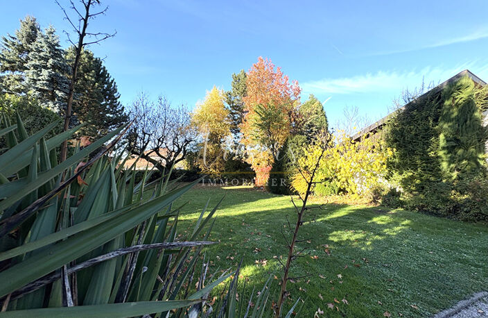 VIEUGY centre, EXCLUSIF ! Maison de caractère avec terrain constructible de 1541m2 — photo 2