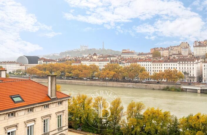 LYON 6  – Duplex dernier étage avec vue sur les quais - 3 chambres - 1 place de stationnement — photo 4
