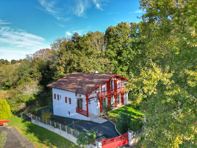 Spacieuse maison à 3 minutes de Saint Palais — photo du bien