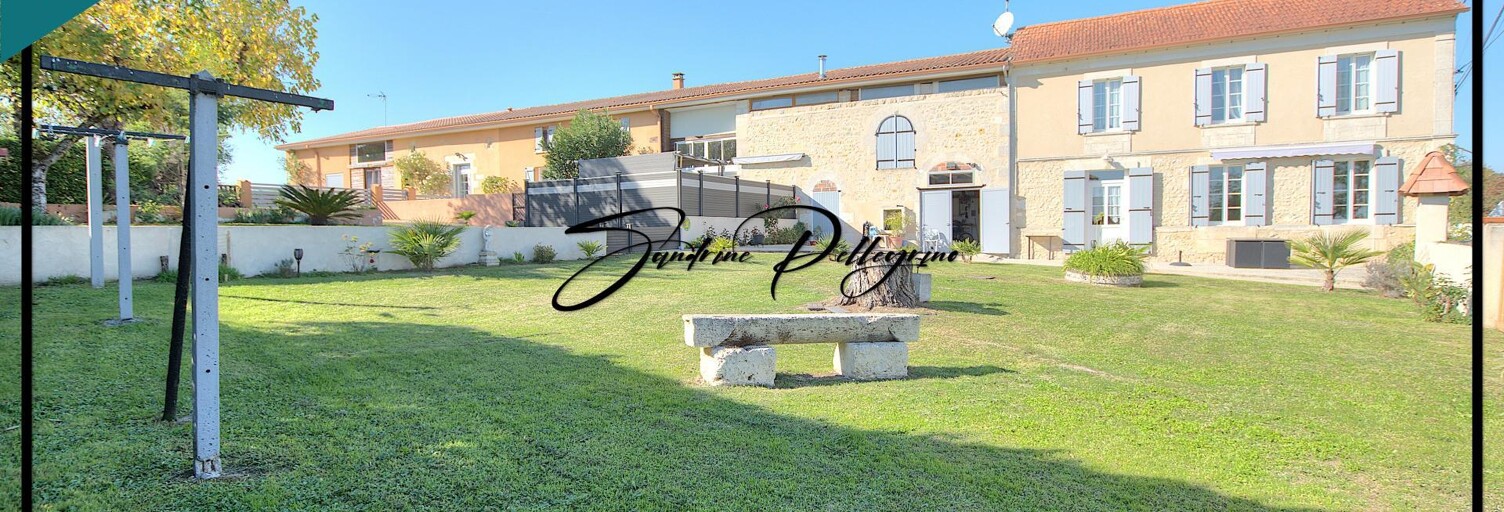 Maison 12 Pièces 460 m² à vendre à Saint-Martin-de-Coux (17360)