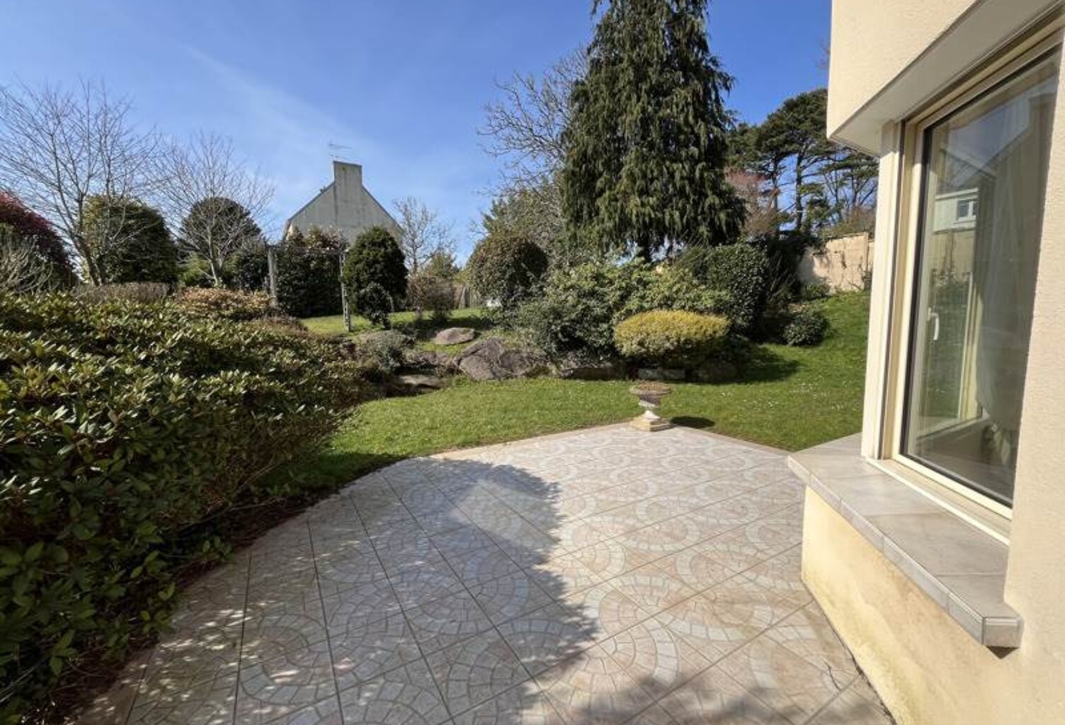 Contemporaine de 5 pièces principales — photo 1