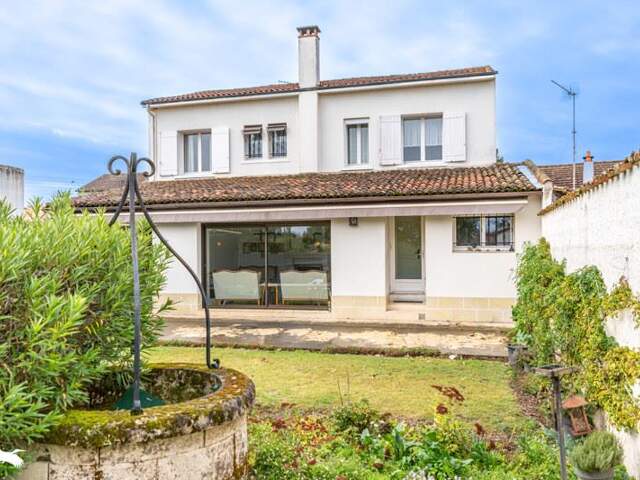 Maison de ville de 7 pièces principales — photo du bien