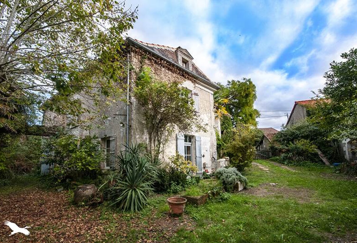 Maison en pierre de 9 pièces principales — photo 1