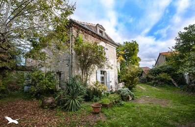 Maison en pierre de 9 pièces principales — photo du bien