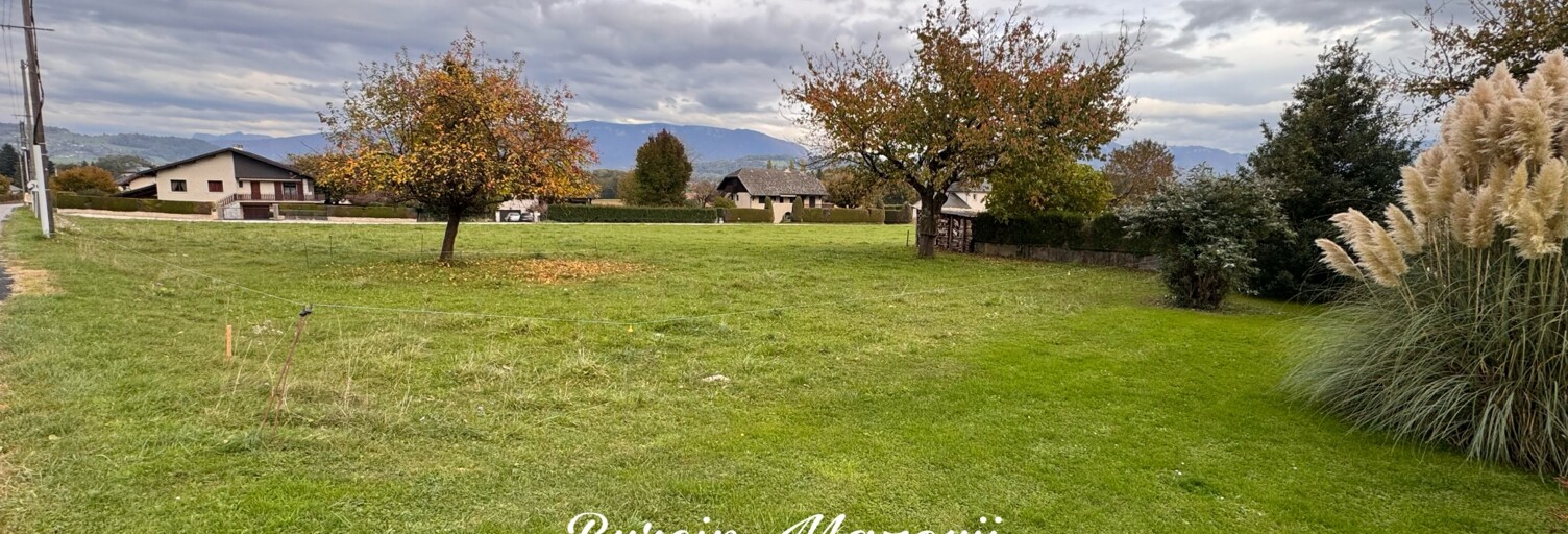 Terrain  700 m² à vendre à Bloye (74150)