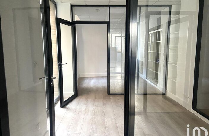 Vente Bureaux 375 m&sup2; — photo 2