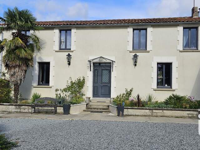 Vente Maison/villa 9 pièces — photo du bien