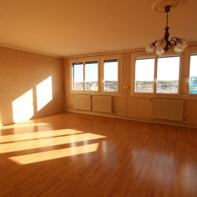 Appartement 4 pièces 136000 €