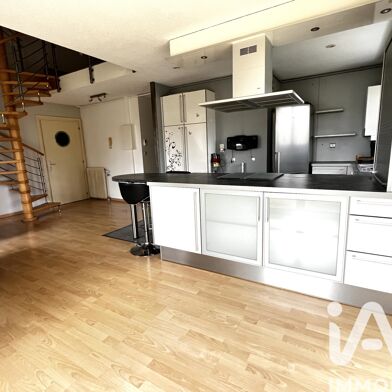 Appartement 4 pièces 220000 €