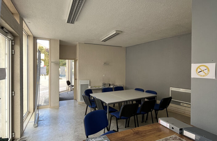 LOCAL COMMERCIAL - CENTRE VILLE DE POITIERS — photo 3