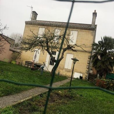 Maison 7 pièces 1620 €