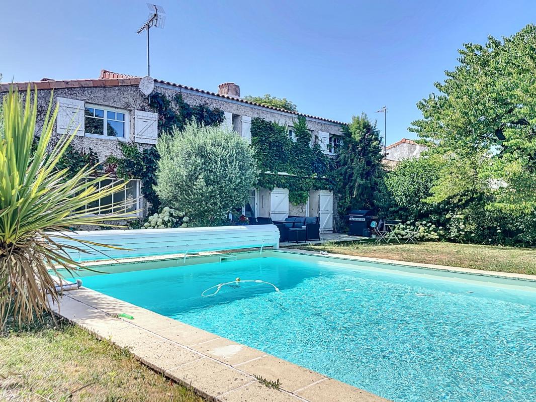 Villa / Maison  T5 à vendre Saint-Rogatien 17220