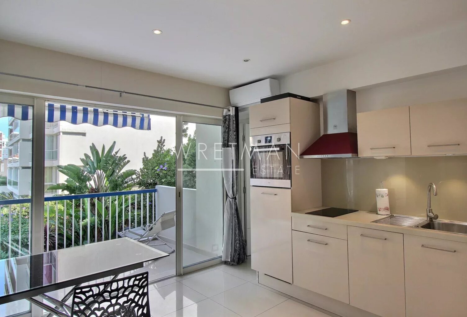 Superbe appartement rénové avec terrasse – Cannes Pointe Croiset — photo 1