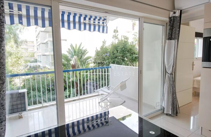 Superbe appartement rénové avec terrasse – Cannes Pointe Croiset — photo 2