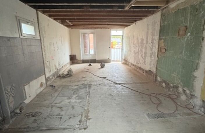PLOMBIERES LES DIJON PLATEAU VIABILISE DE 43 M2 AVEC PARKING ET TERRASSE — photo 2