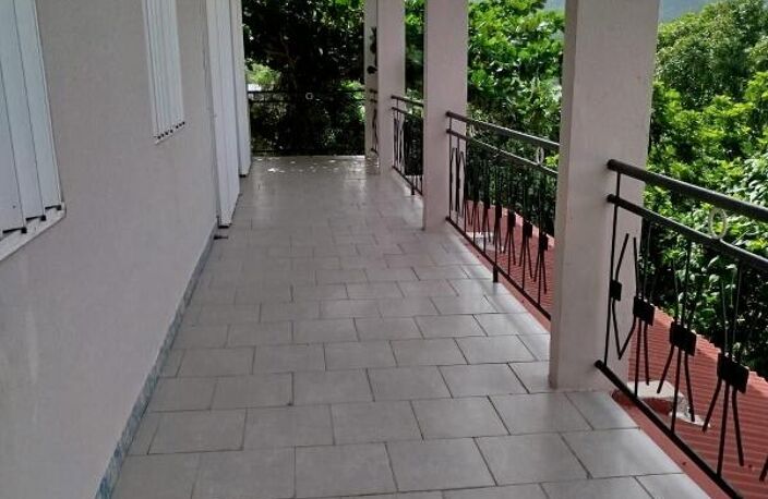 Appartement T4 BIS  à Louer, Vue mer, proche centre ville, écoles et transports en commun — photo 2