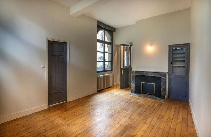 Chartreuse de caractère, quartier des Carmes 95m2 et 18m2 de terrasse — photo 3