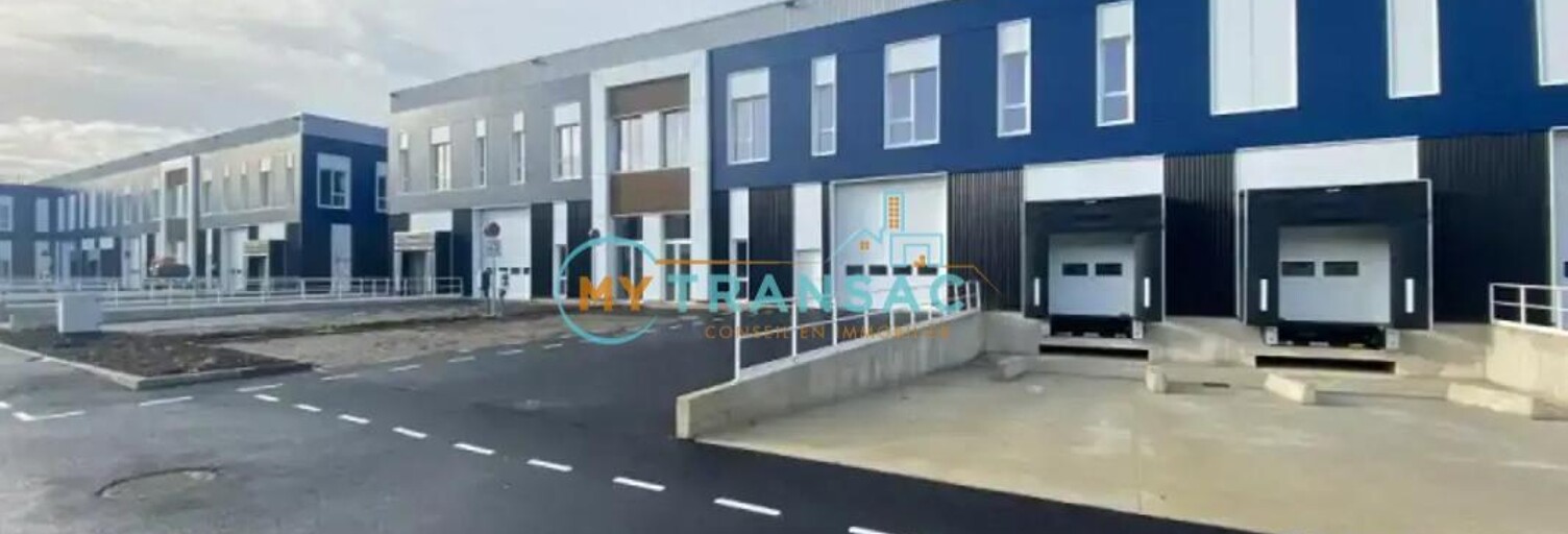Local industriel  823 m² à louer à Moissy-Cramayel (77550)