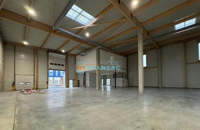 MOISSY A LOUER locaux neufs 12 000m² divisible à partir de 823m² — photo 2