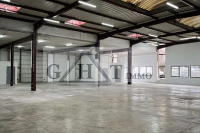 Local industriel  9135 €