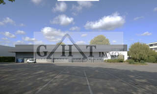 Local industriel  1460 m² à louer à Villeneuve-la-Garenne (92390)