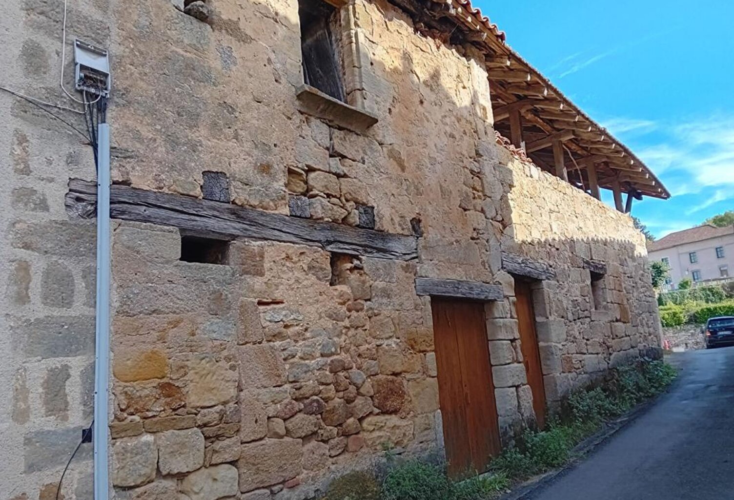 Bâtiment  en pierre 3 pièces 298m2 maison et grange — photo 1
