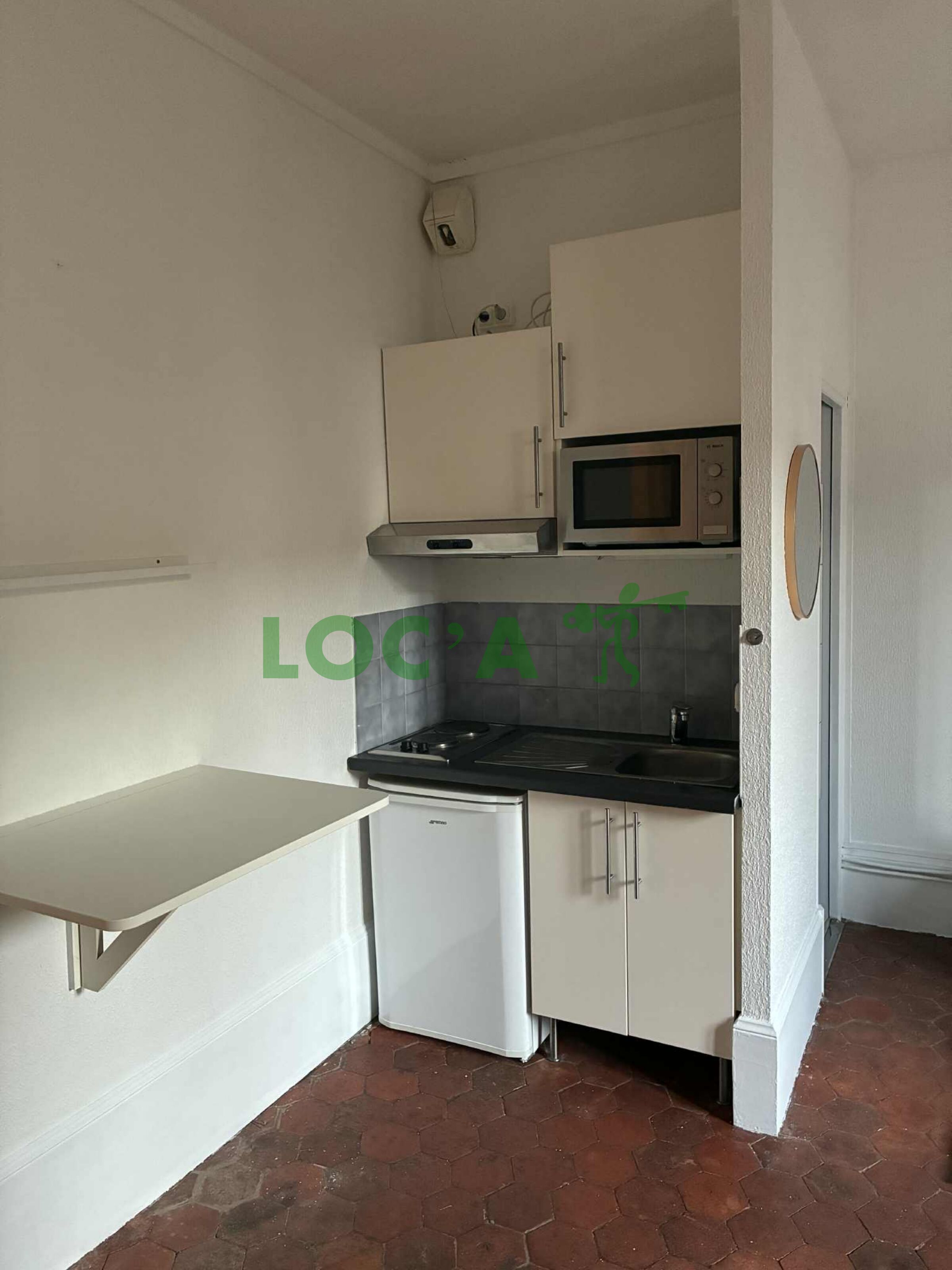 Location Studio 28 m² à Dijon 560 ¤ CC /mois