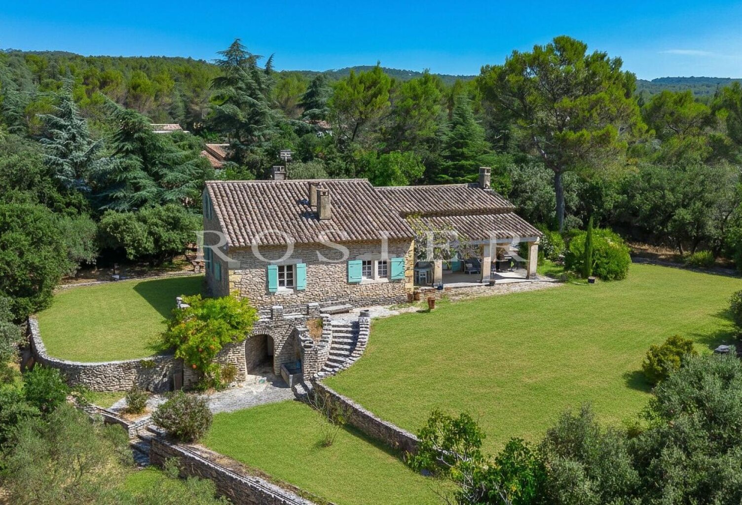 Cabrières-d’Avignon, maison en pierres avec terrain paysagé offr — photo 1