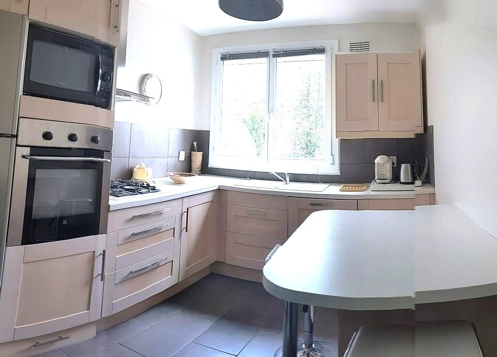 Location T2 52 m² à Lyon 3 980 ¤ CC /mois