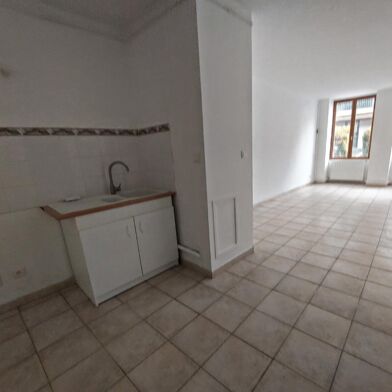 Appartement 4 pièces 849 €