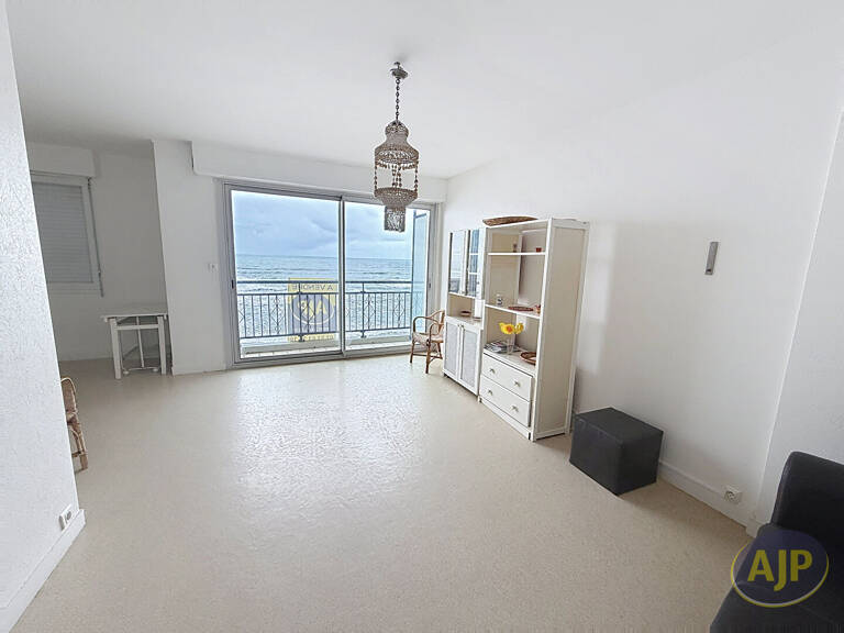 APPARTEMENT T3 - 6EME ETAGE - REMBLAI - VUE MER — photo 1