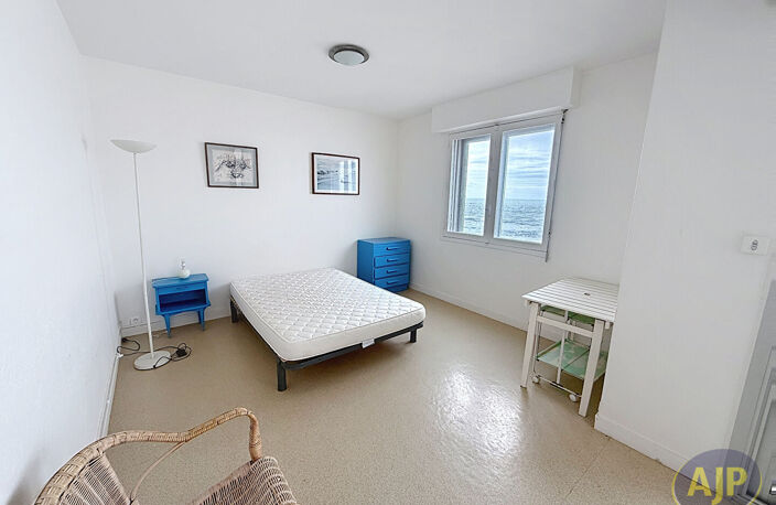 APPARTEMENT T3 - 6EME ETAGE - REMBLAI - VUE MER — photo 2