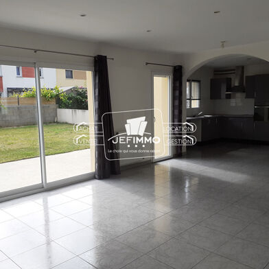 Maison 5 pièces 1400 €