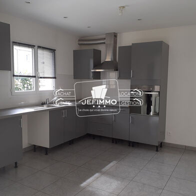 Maison 5 pièces 1400 €