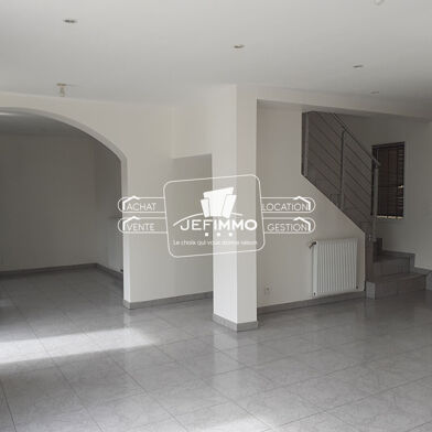 Maison 5 pièces 1233 €