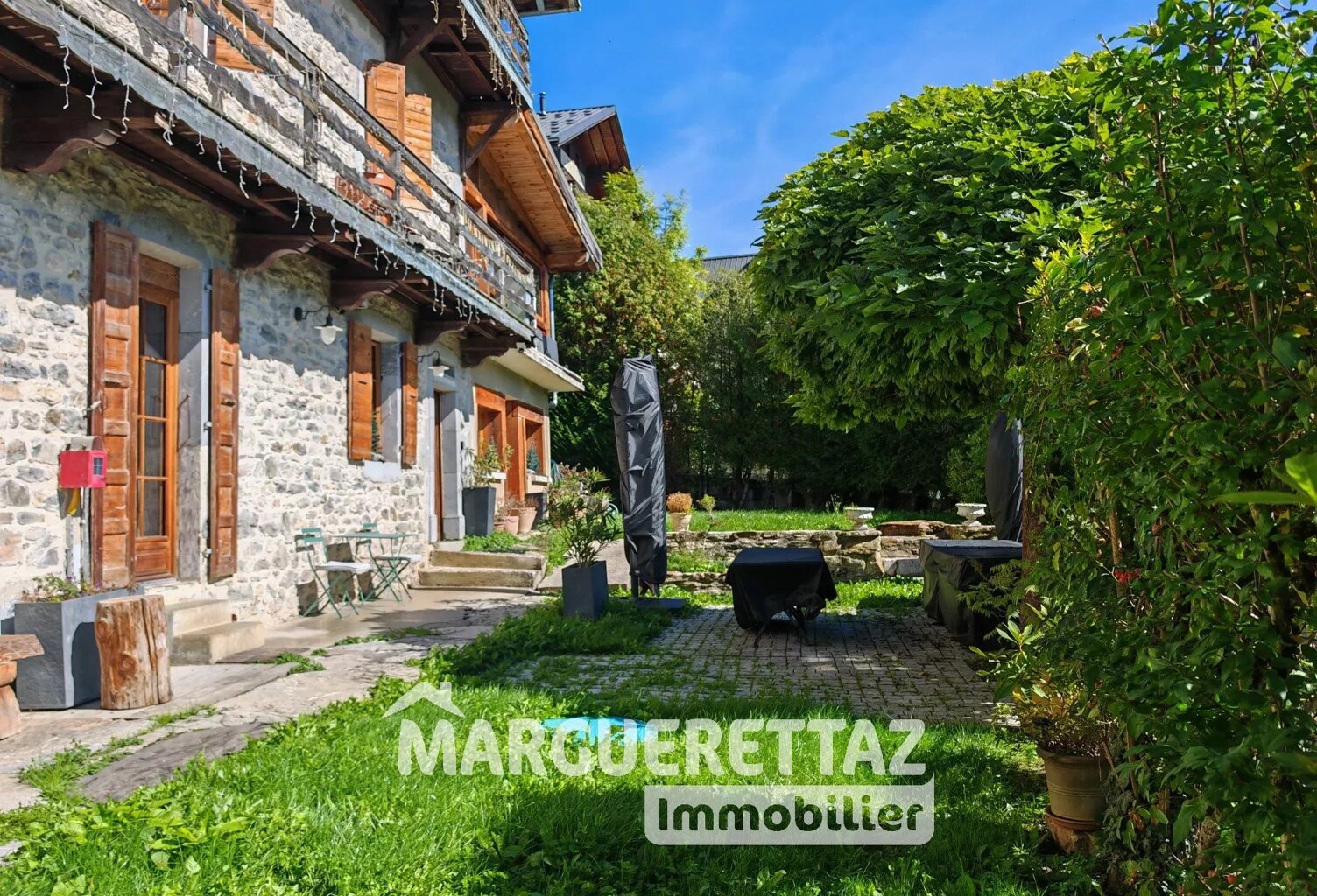 Chalet gîte 17 pièces à Verchaix — photo 1