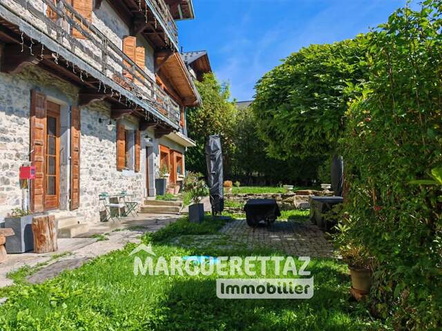 Chalet gîte 17 pièces à Verchaix — photo du bien