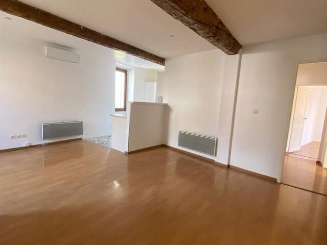 A vendre maison de village composée de deux appartements et — photo du bien