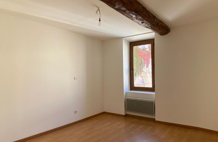 A vendre maison de village composée de deux appartements et — photo 3