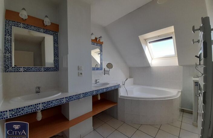Location appartement 3 pièces 89 m² à Saint-Cyr-sur-Loire (37540) — photo 4