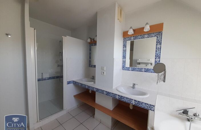 Location appartement 3 pièces 89 m² à Saint-Cyr-sur-Loire (37540) — photo 5