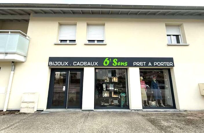 Fonds de commerce de prêt-à-porter et bijoux fantaisie — photo 2