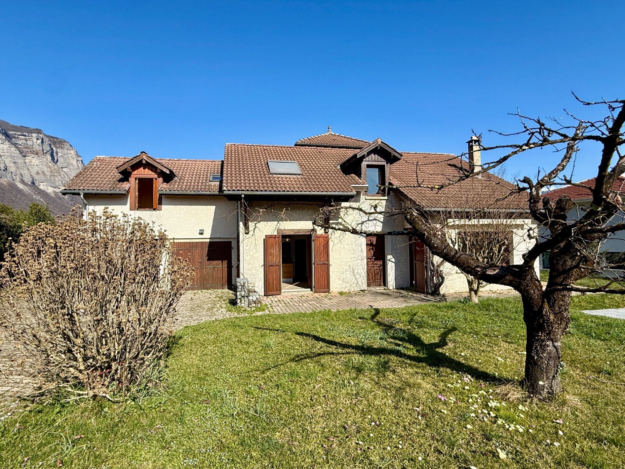 Villa / Maison  T7 à vendre Crolles 38920