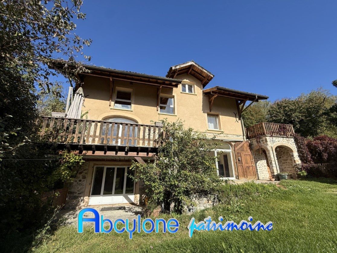 Villa / Maison  T7 à vendre Venon 38610