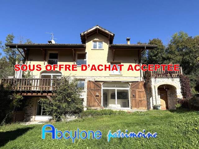 Maison de 200 m² sur un terrain de 812 m² — photo du bien