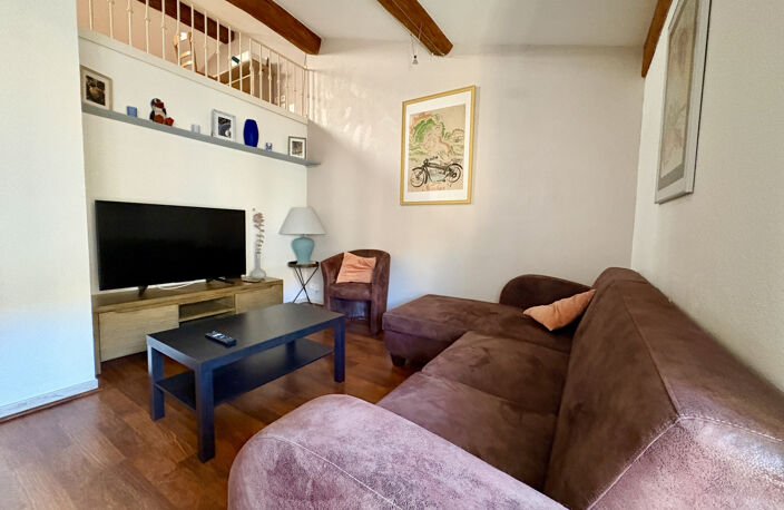 Vente Immeuble d'environ 127m2 comprenant 2 T3 + Cour + Gara — photo 3