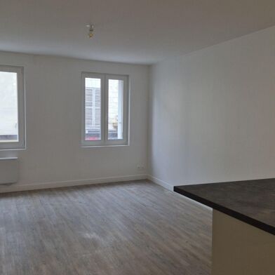 Appartement 3 pièces 900 €