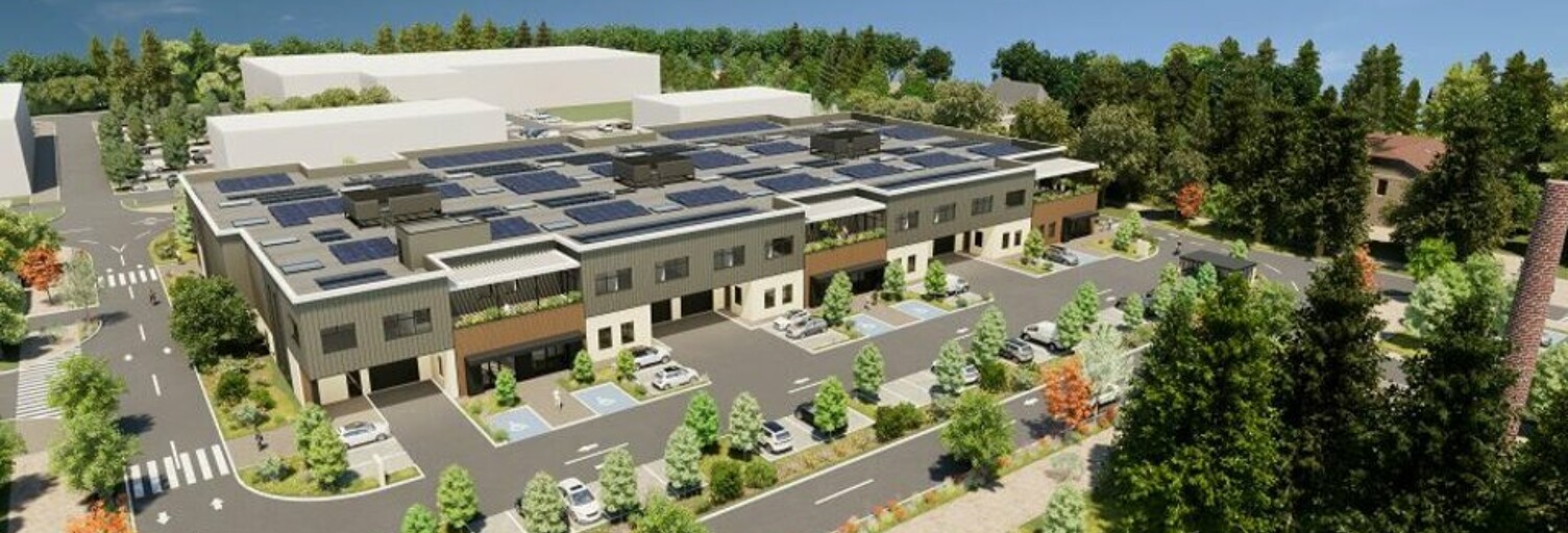 Commerce  16338 m² à louer à Décines-Charpieu (69150)