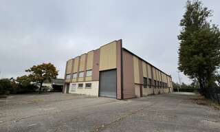 Commerce  1350 m² à louer à Chassieu (69680)