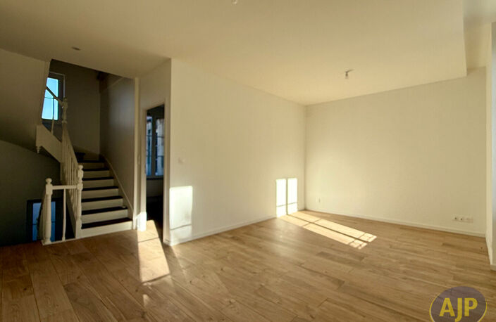 Maison en pierre entièrement rénovée, à deux pas du centre-ville — photo 2